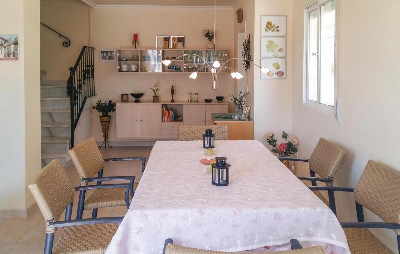 Cozy Home In Orihuela Costa With Kitchen Dehesa de Campoamor  Dış mekan fotoğraf